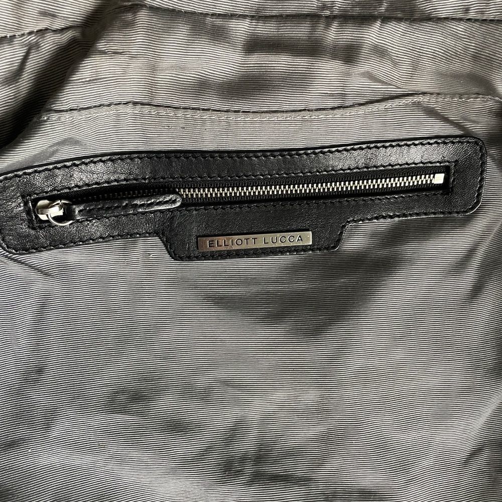 Elliott Lucca Leather Shoulder Bag - Picture 11 of 15